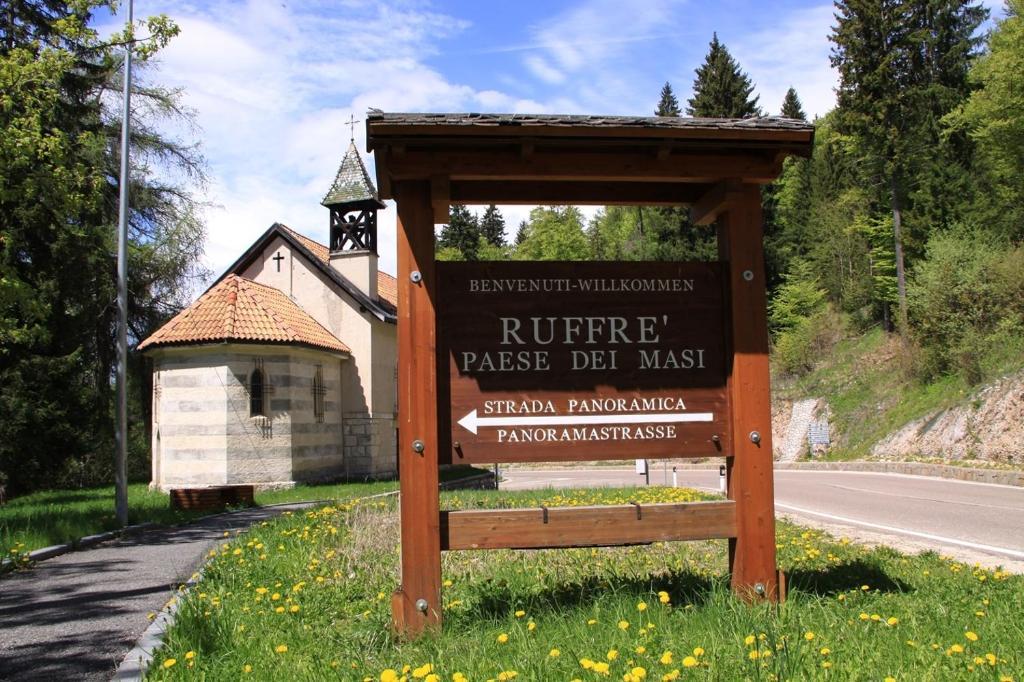 Garni Biancaneve Ruffre-Mendola Exteriör bild